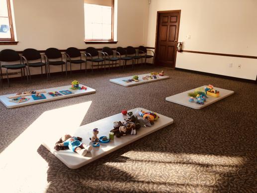 The Chagrin Falls Branch Library Play Learn Grow program includes stations where children and caregivers can engage in play with developmentally appropriate toys.